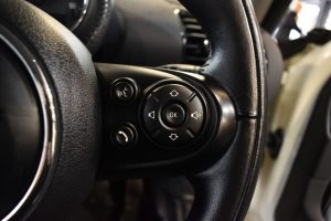 Used_2016_WHITE_MINI_CLUBMAN_2