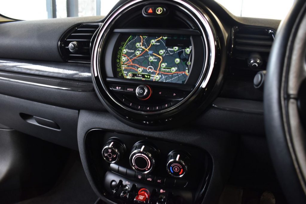 Used_2016_WHITE_MINI_CLUBMAN_2