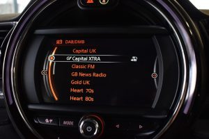 Used_2016_WHITE_MINI_CLUBMAN_2