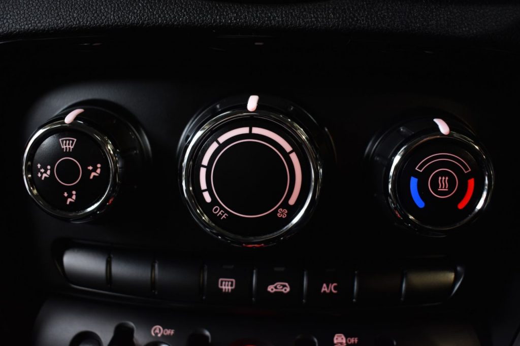 Used_2016_WHITE_MINI_CLUBMAN_2