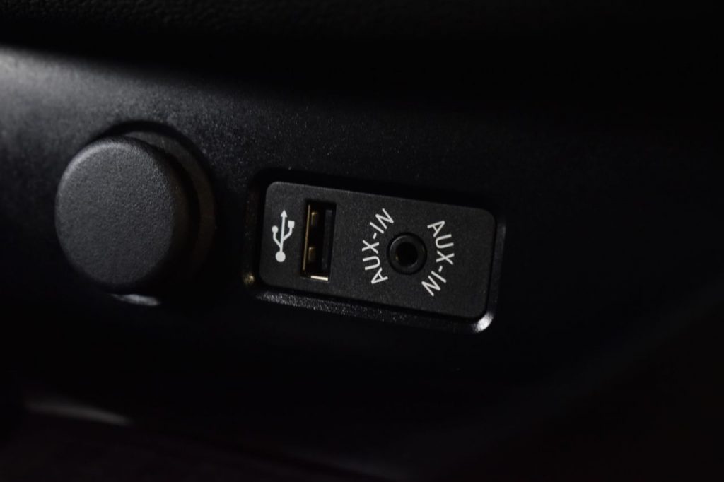 Used_2016_WHITE_MINI_CLUBMAN_2