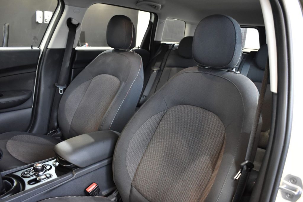 Used_2016_WHITE_MINI_CLUBMAN_2