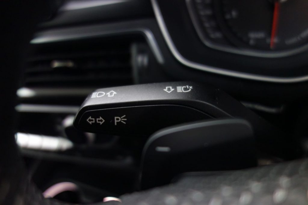 Used_2017_BLACK_AUDI_A4_3