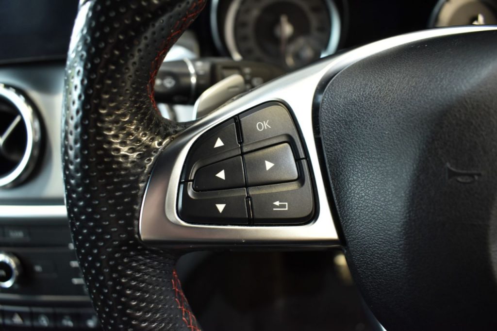 Used_2017_BLACK_MERCEDES-BENZ_GLA-CLASS_1