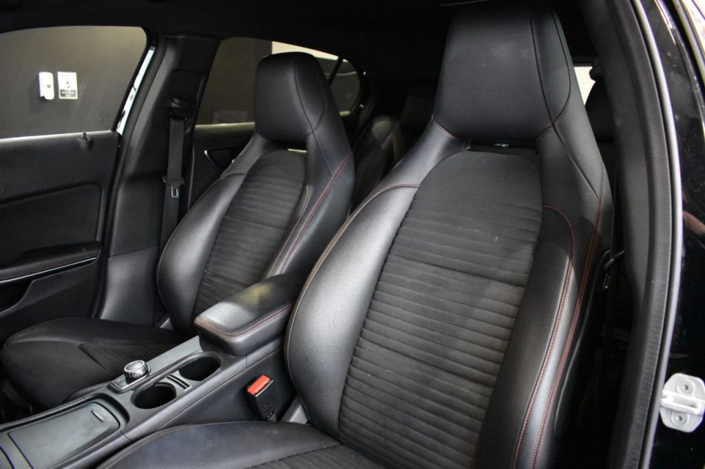 Used_2017_BLACK_MERCEDES-BENZ_GLA-CLASS_1