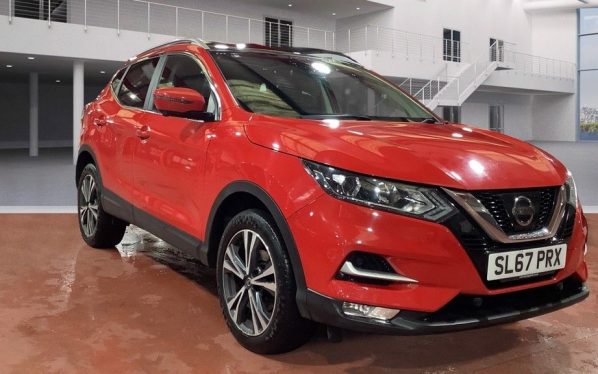 Used 2017 RED NISSAN QASHQAI Hatchback 1.5 N-CONNECTA DCI 5d 108 BHP ( NEW SHAPE ) (reg. 2017-12-06) for sale in Stockport