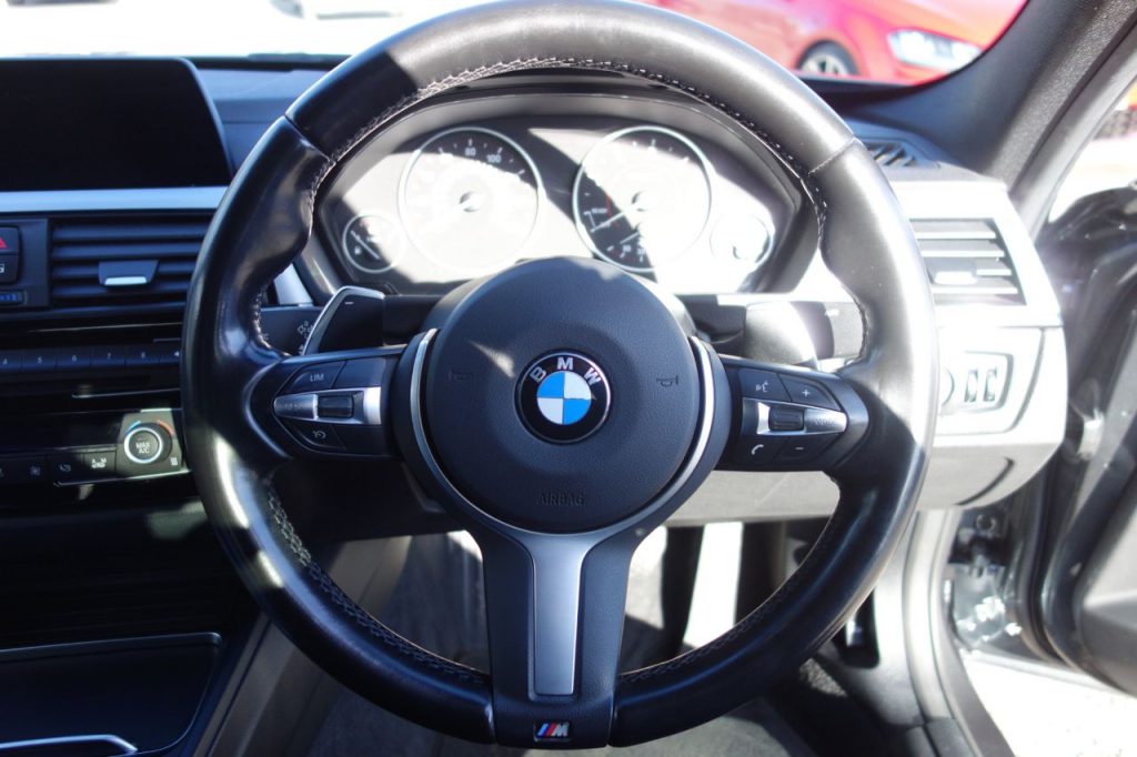 Used_2018_GREY_BMW_3-SERIES_2