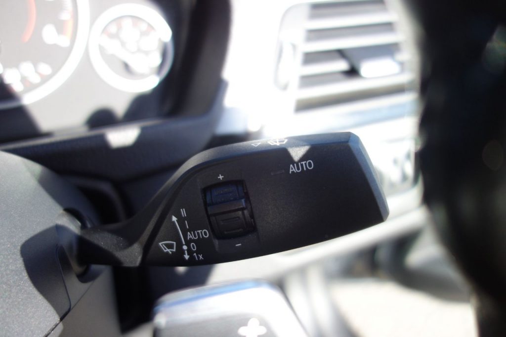 Used_2018_GREY_BMW_3-SERIES_2