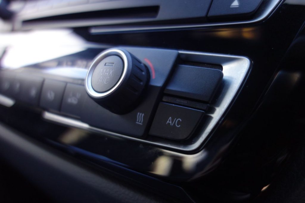 Used_2018_GREY_BMW_3-SERIES_2