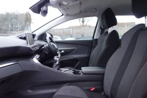 Used_2019_GREY_PEUGEOT_3008_1