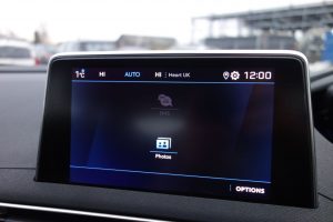 Used_2019_GREY_PEUGEOT_3008_1