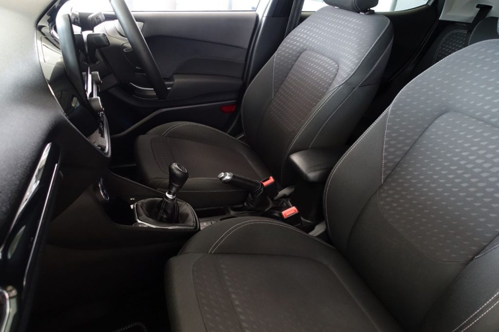 Used_2020_SILVER_FORD_FIESTA_1