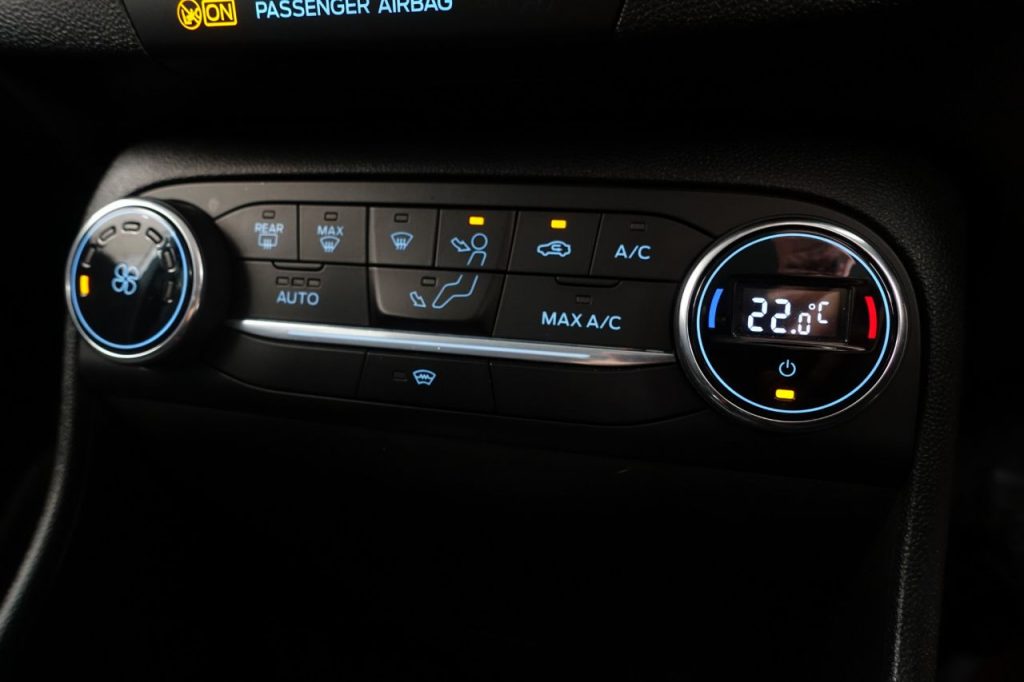 Used_2020_SILVER_FORD_FIESTA_1