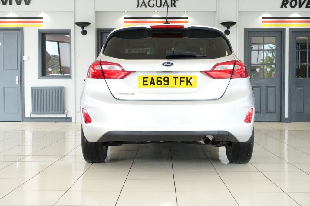 Used_2020_SILVER_FORD_FIESTA_1