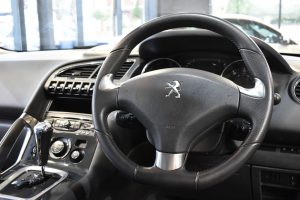 Used_2014_GREY_PEUGEOT_3008_2