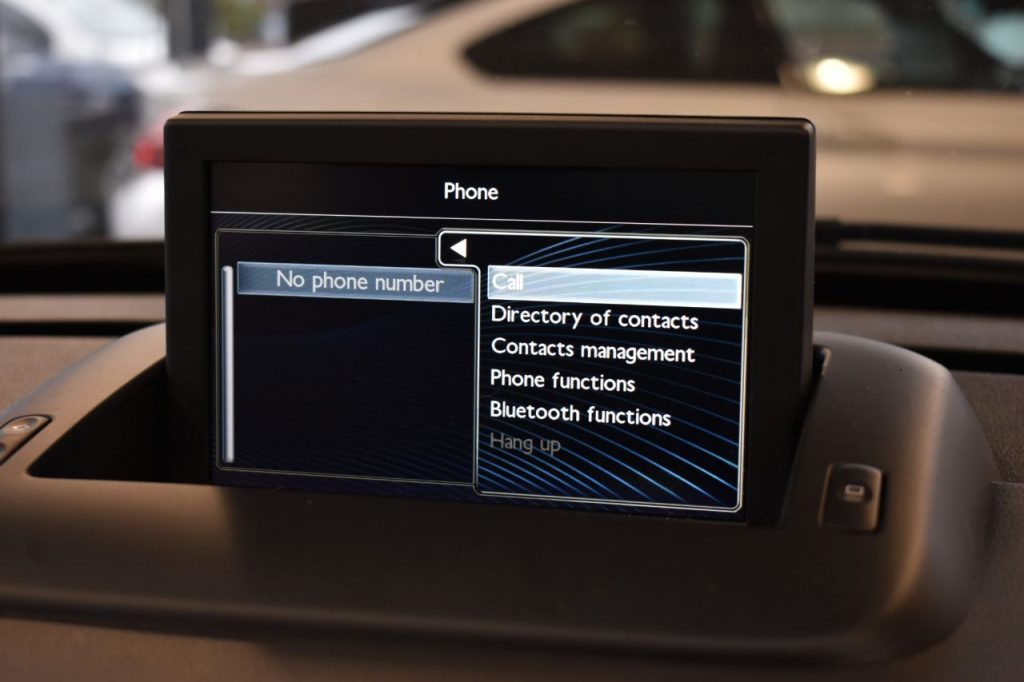 Used_2014_GREY_PEUGEOT_3008_2