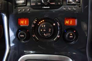 Used_2014_GREY_PEUGEOT_3008_2
