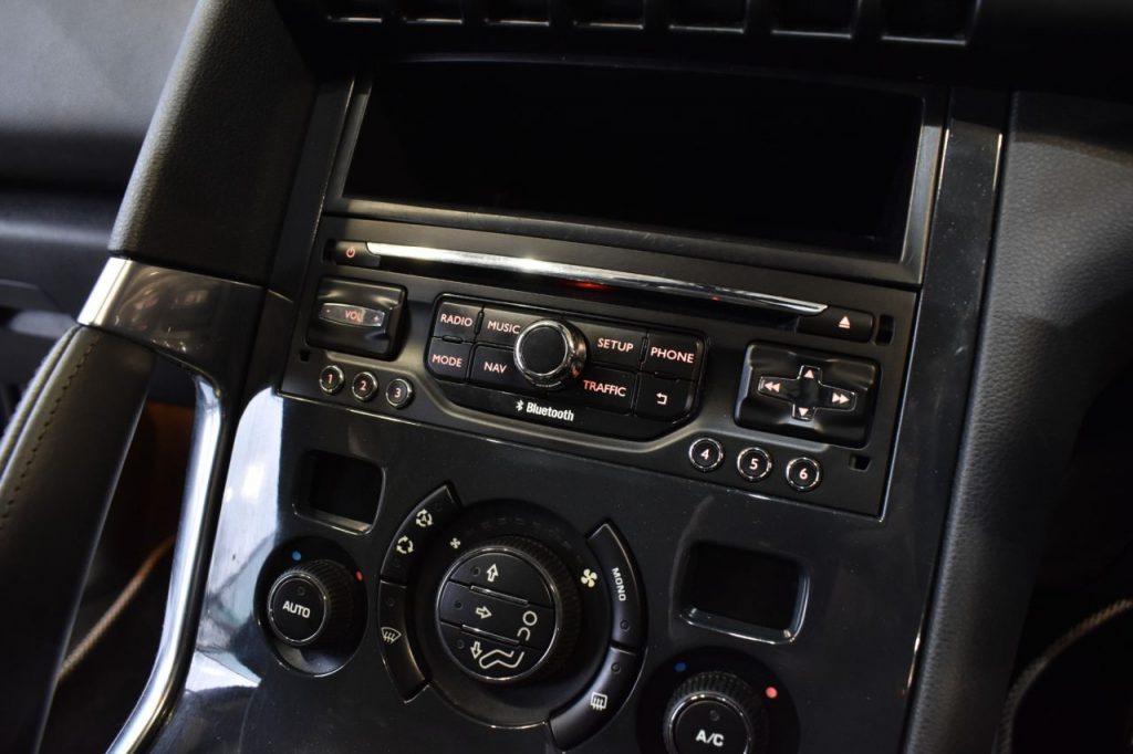 Used_2014_GREY_PEUGEOT_3008_2