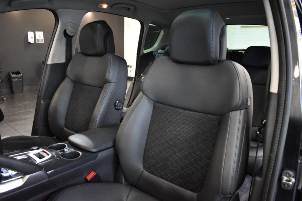 Used_2014_GREY_PEUGEOT_3008_2