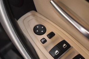 Used_2015_RED_BMW_3-SERIES_2