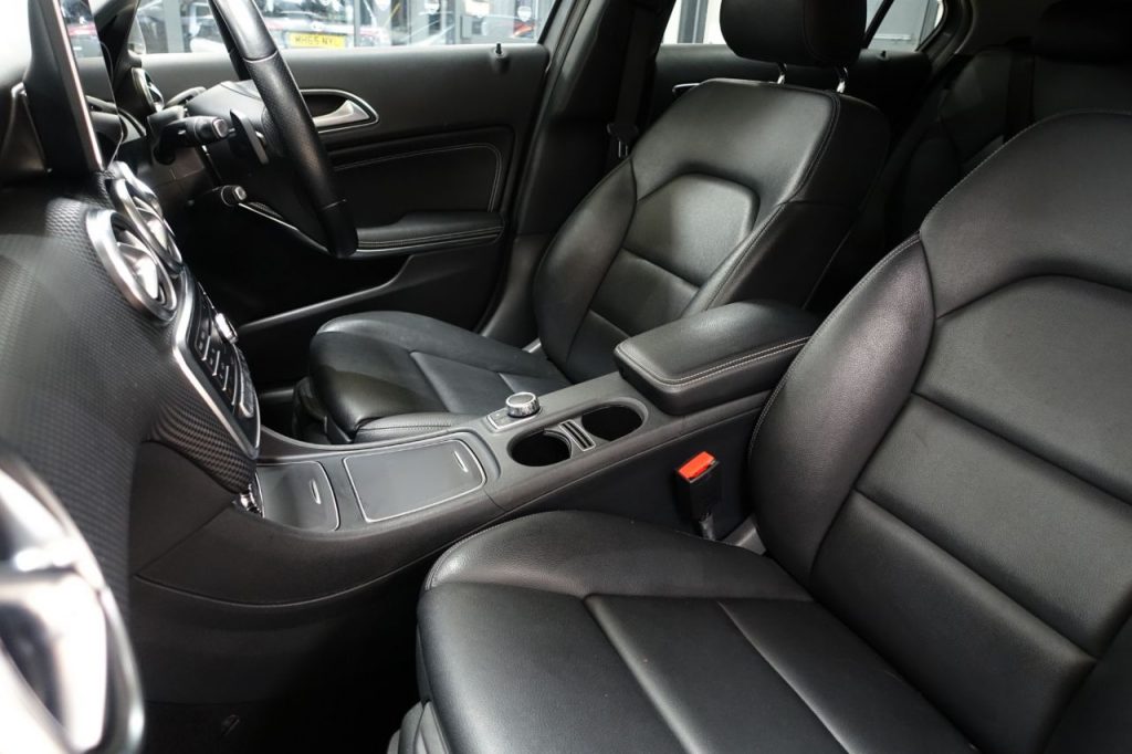 Used_2016_GREY_MERCEDES-BENZ_A-CLASS_2