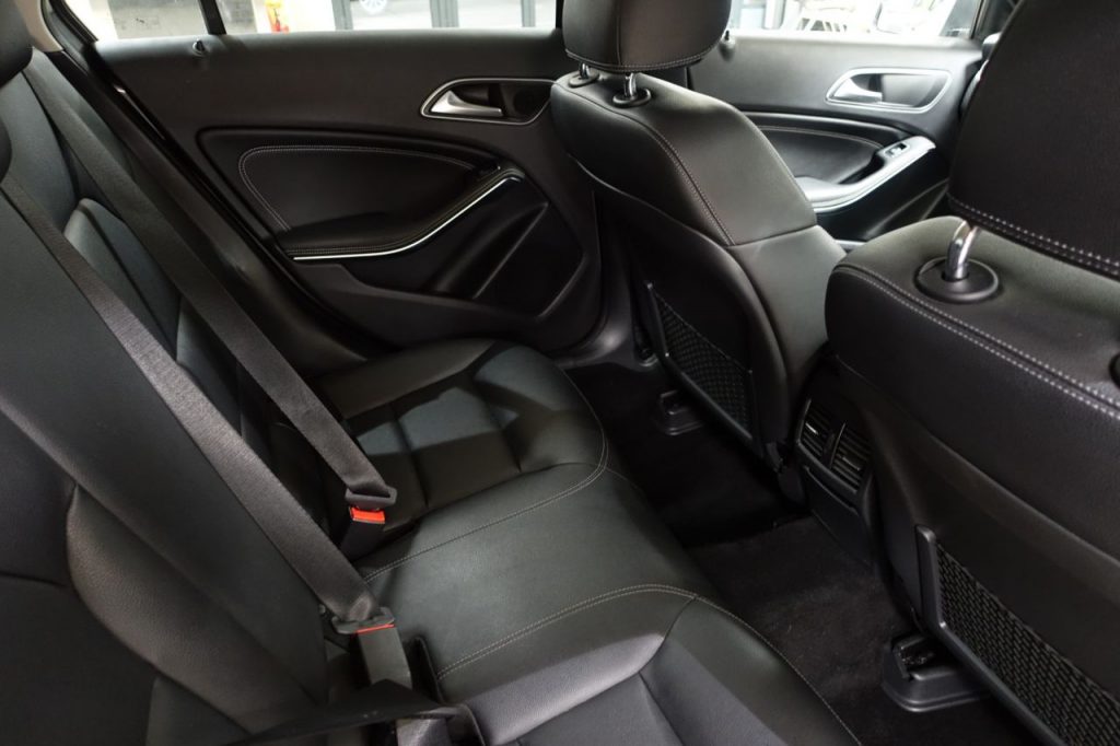 Used_2016_GREY_MERCEDES-BENZ_A-CLASS_2