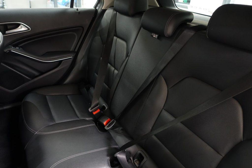 Used_2016_GREY_MERCEDES-BENZ_A-CLASS_2