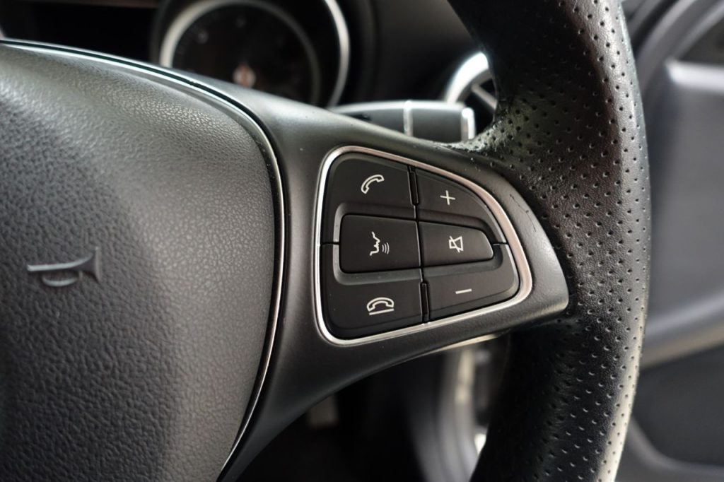 Used_2016_GREY_MERCEDES-BENZ_A-CLASS_2