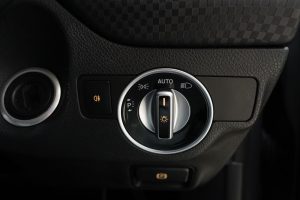 Used_2016_GREY_MERCEDES-BENZ_A-CLASS_2