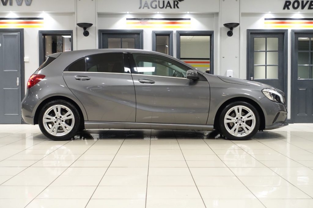 Used_2016_GREY_MERCEDES-BENZ_A-CLASS_2