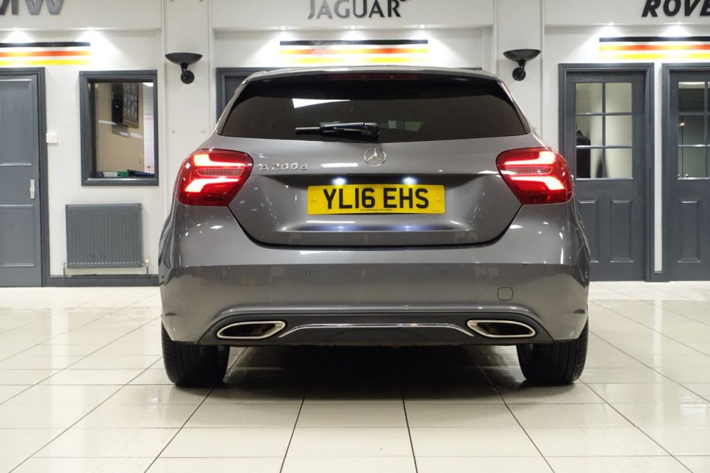 Used_2016_GREY_MERCEDES-BENZ_A-CLASS_2