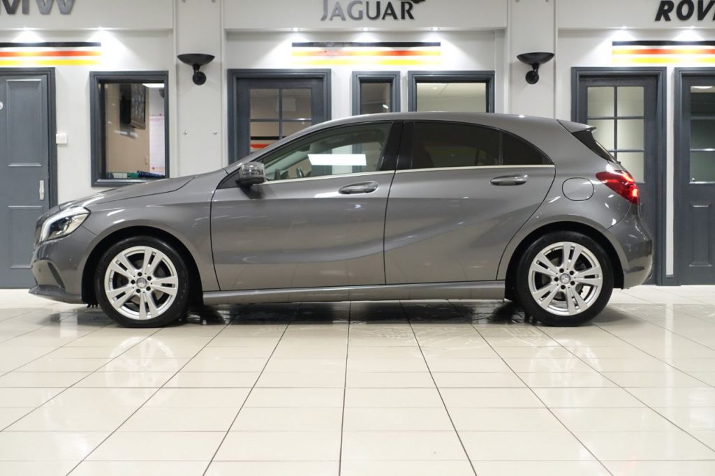 Used_2016_GREY_MERCEDES-BENZ_A-CLASS_2