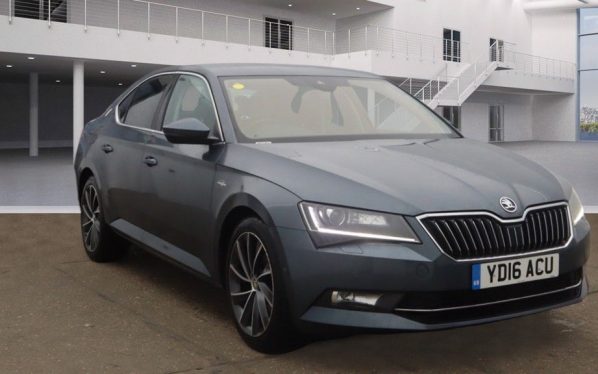 Used 2016 GREY SKODA SUPERB Hatchback 2.0 LAURIN AND KLEMENT TDI DSG 5d AUTO 188 BHP (reg. 2016-03-04) for sale in Stockport