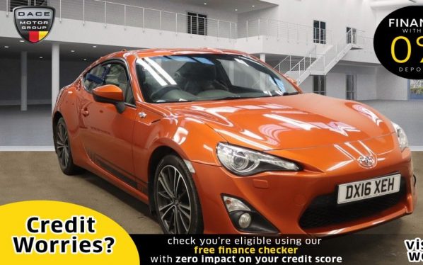 Used 2016 ORANGE TOYOTA GT86 Coupe 2.0 D-4S 2d 197 BHP (reg. 2016-04-27) for sale in Manchester