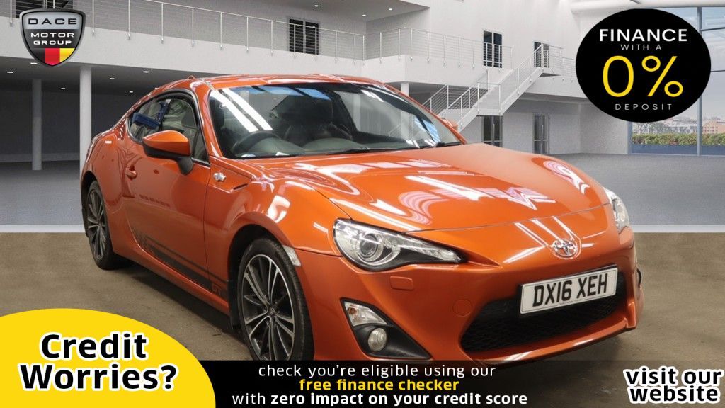 Used 2016 ORANGE TOYOTA GT86 Coupe 2.0 D-4S 2d 197 BHP (reg. 2016-04-27) for sale in Manchester