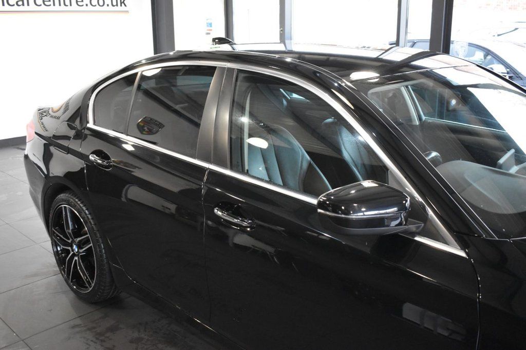 Used_2018_BLACK_BMW_5-SERIES_2