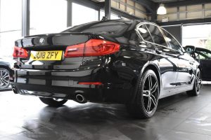 Used_2018_BLACK_BMW_5-SERIES_2