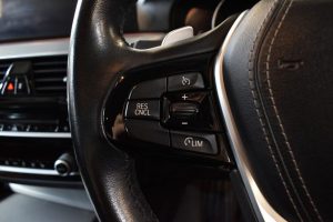 Used_2018_BLACK_BMW_5-SERIES_2