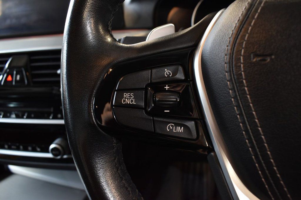 Used_2018_BLACK_BMW_5-SERIES_2
