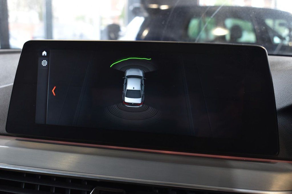 Used_2018_BLACK_BMW_5-SERIES_2