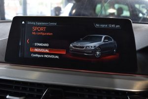 Used_2018_BLACK_BMW_5-SERIES_2