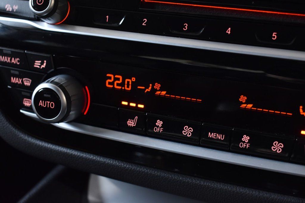Used_2018_BLACK_BMW_5-SERIES_2