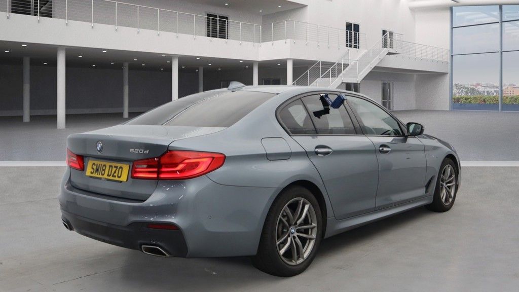 Used_2018_BLUE_BMW_5-SERIES_2