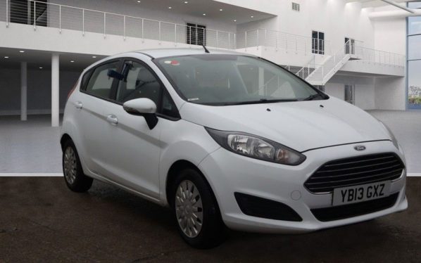 Used 2013 WHITE FORD FIESTA Hatchback 1.6 STYLE ECONETIC TDCI 5d 94 BHP (reg. 2013-08-21) for sale in Stockport