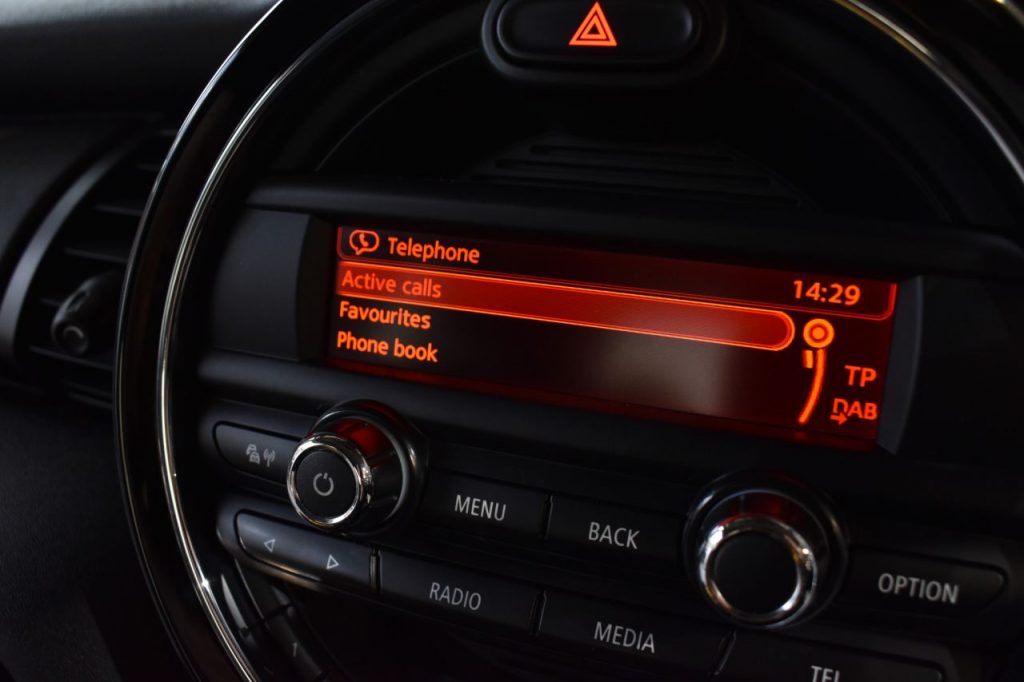Used_2014_RED_MINI_HATCH-ONE_1
