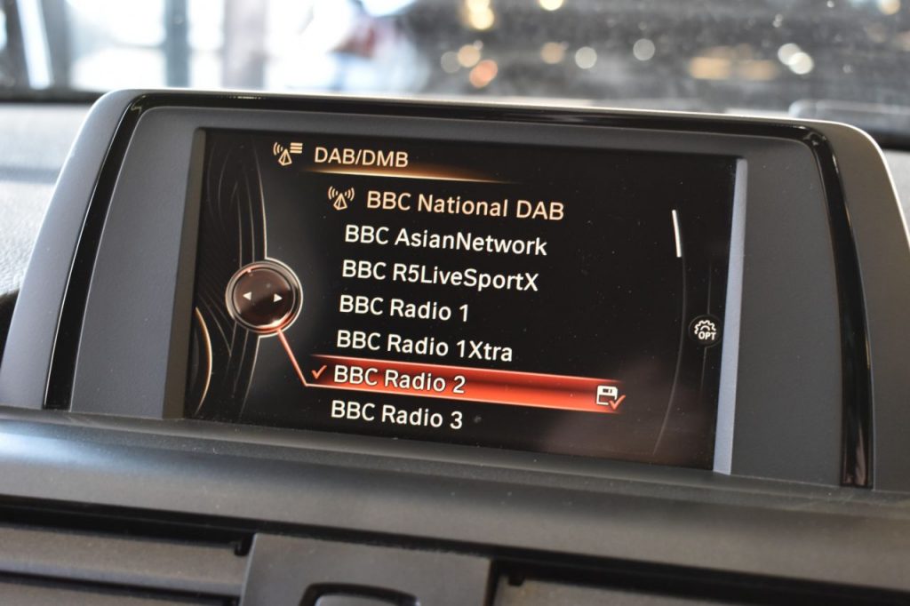 Used_2014_SILVER_BMW_1-SERIES_2