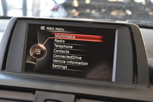 Used_2014_SILVER_BMW_1-SERIES_2