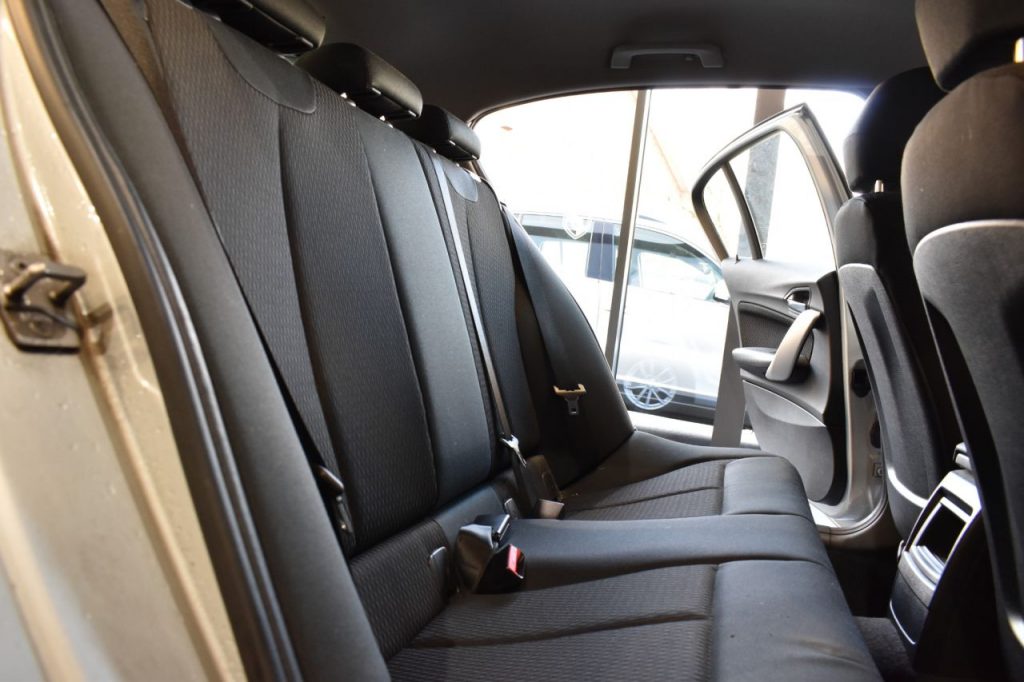 Used_2014_SILVER_BMW_1-SERIES_2