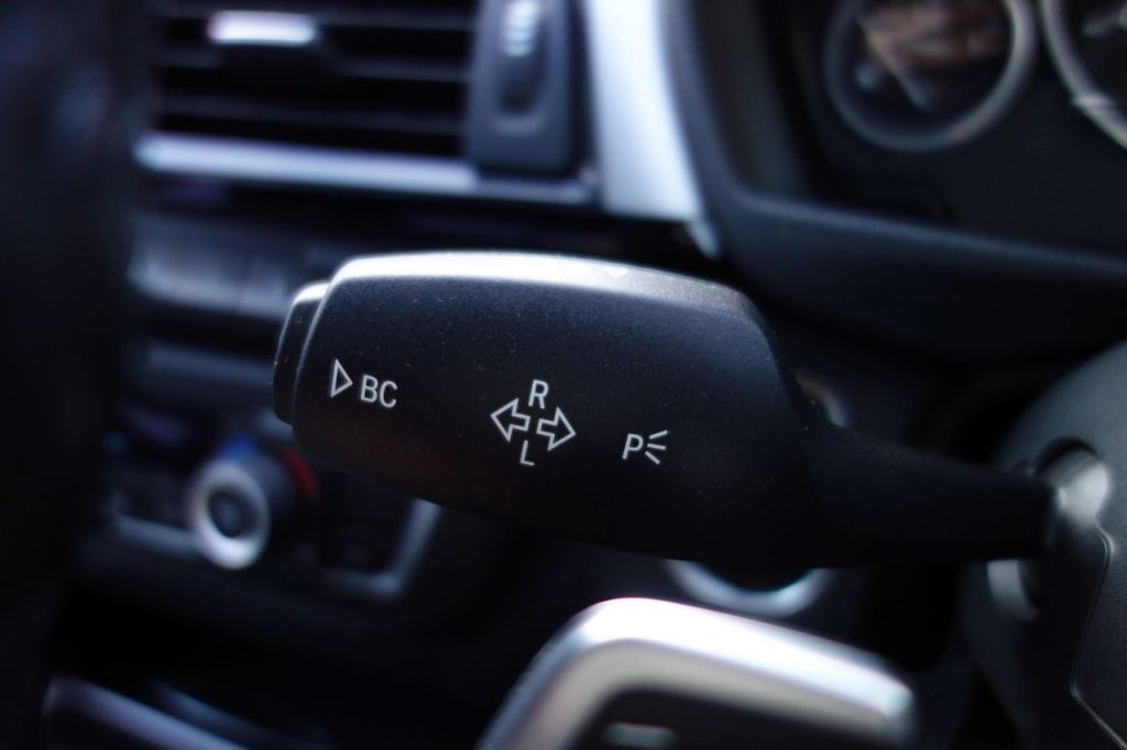 Used_2015_BLACK_BMW_3-SERIES_3