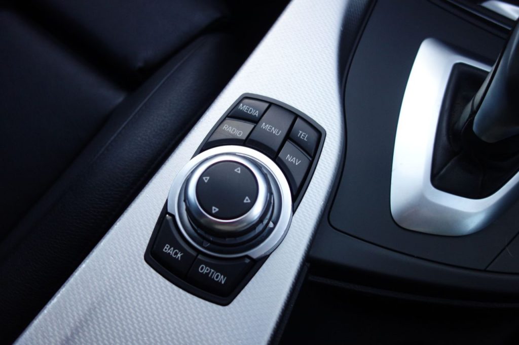 Used_2015_BLACK_BMW_3-SERIES_3